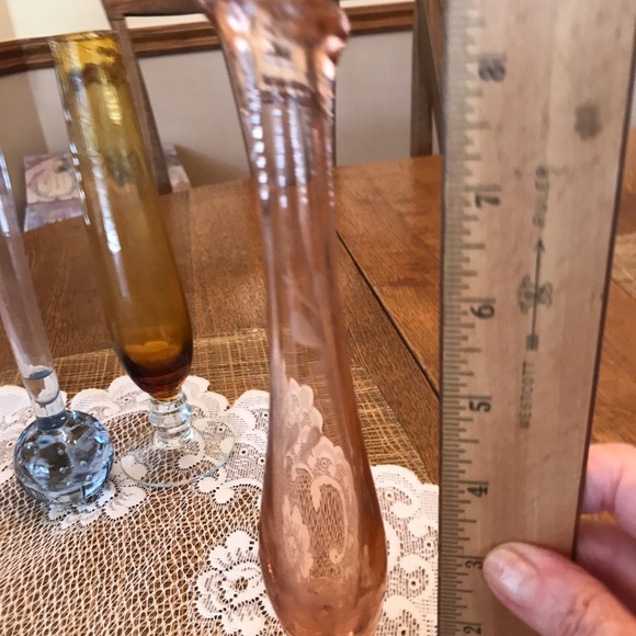 FOUR ANTIQUE BUD VASES - Picture 7 of 15